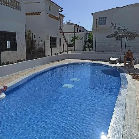Apartamento * * * Urb. Chayofita Costa del Silencio